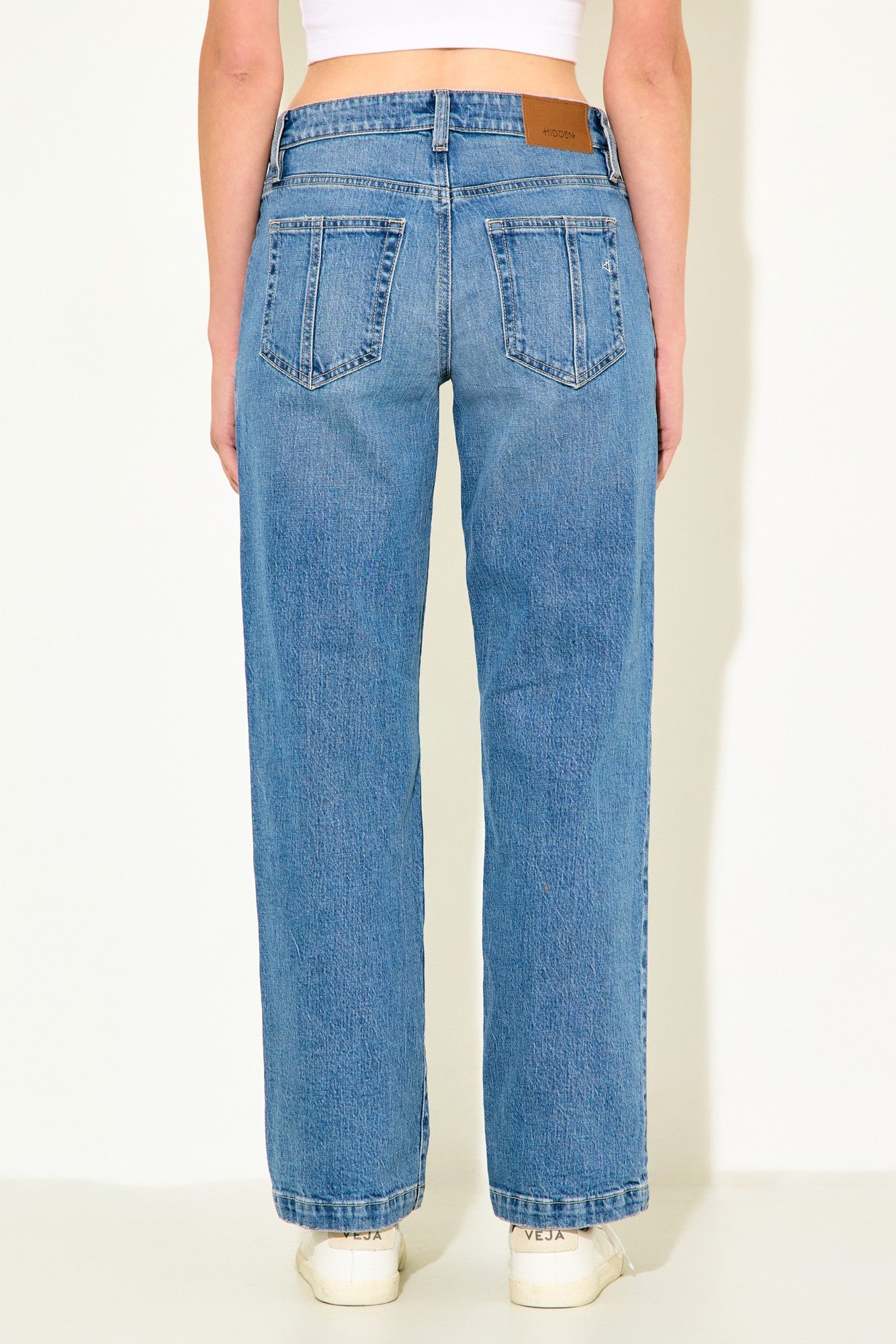 CLASSIC STRAIGHT JEAN
