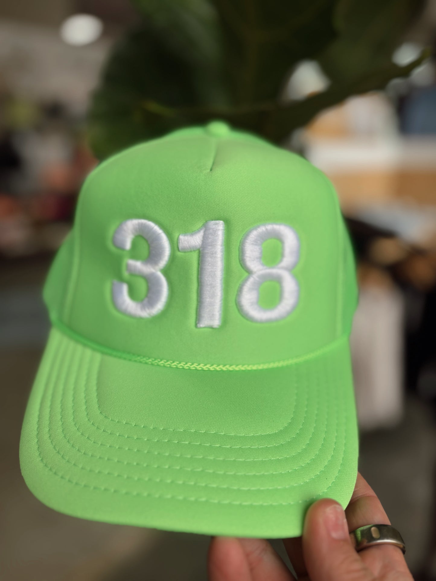 318 HAT