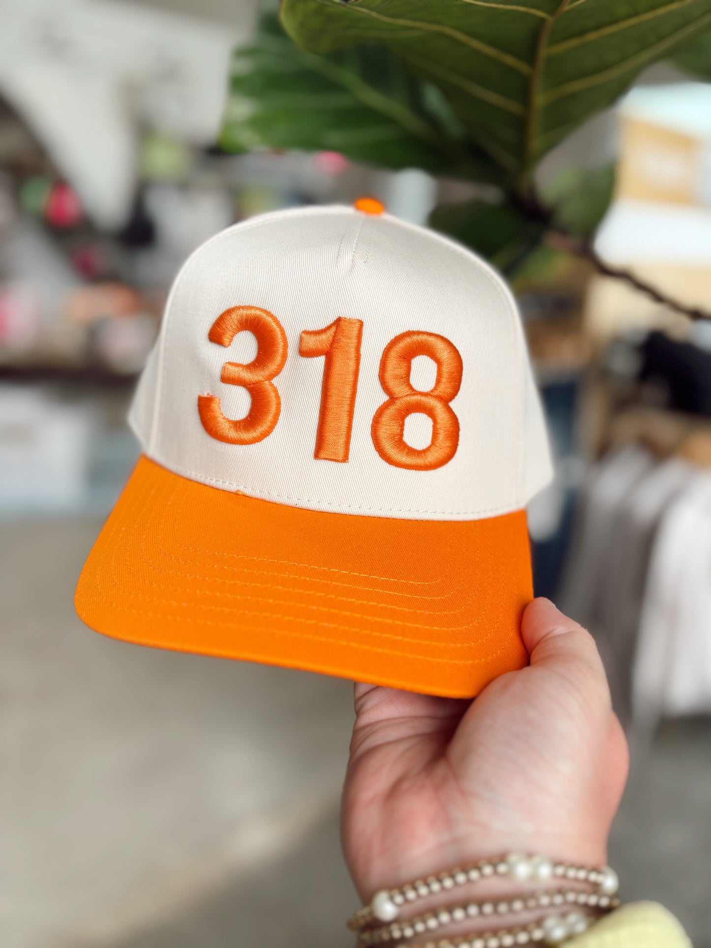 318 HAT