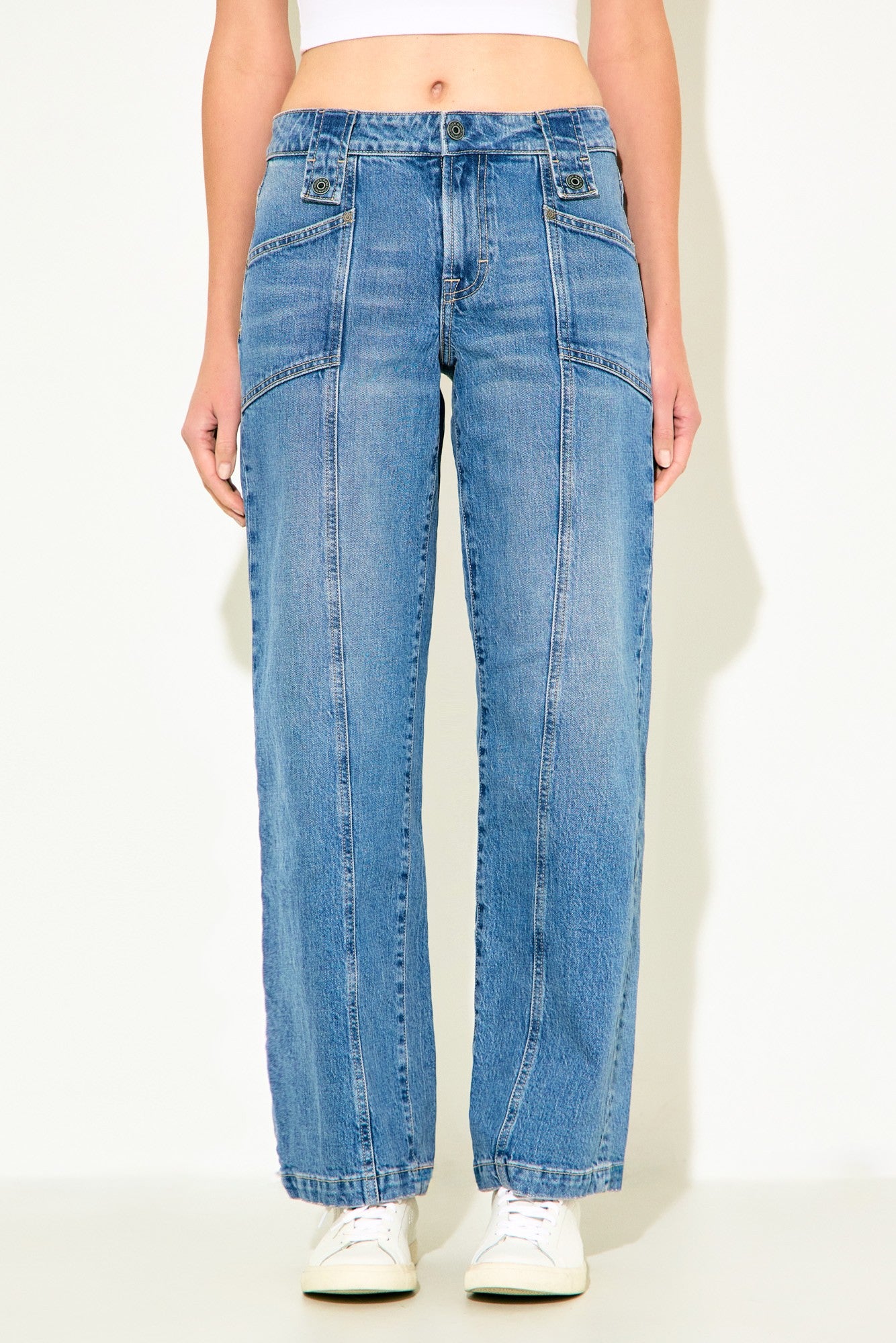CLASSIC STRAIGHT JEAN
