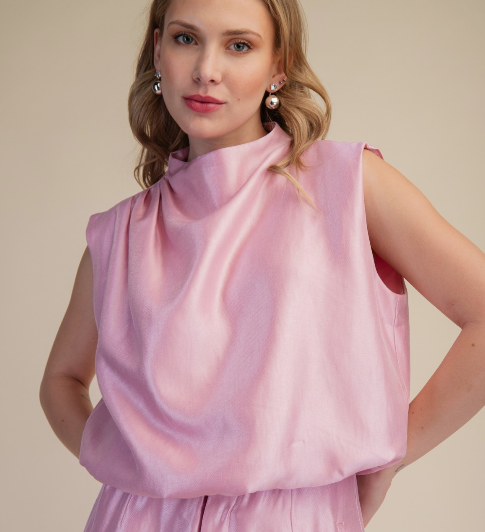 MOCK NECK SLEEVELESS TOP