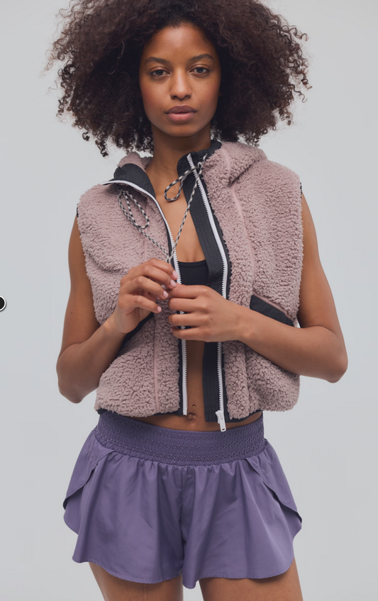 SKY HIGH FLEECE VEST